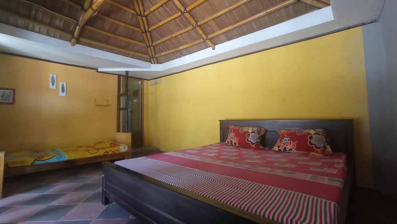 Harry'S Ocean House Watukarung Homestay Kalak Екстер'єр фото
