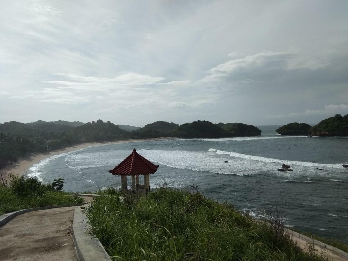 Harry'S Ocean House Watukarung Homestay Kalak Екстер'єр фото