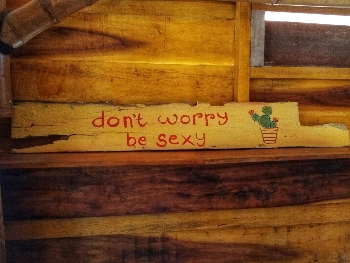 Harry'S Ocean House Watukarung Homestay Kalak Екстер'єр фото